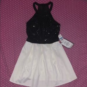 NWT Cocktail dress w sequin top Size 9/10